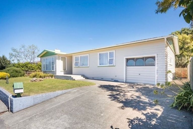 Photo of property in 12 Leslie Avenue, Cloverlea, Palmerston North, 4412