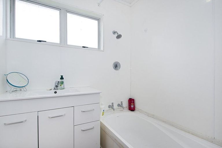 Photo of property in 2a De Havilland Place, Onerahi, Whangarei, 0110