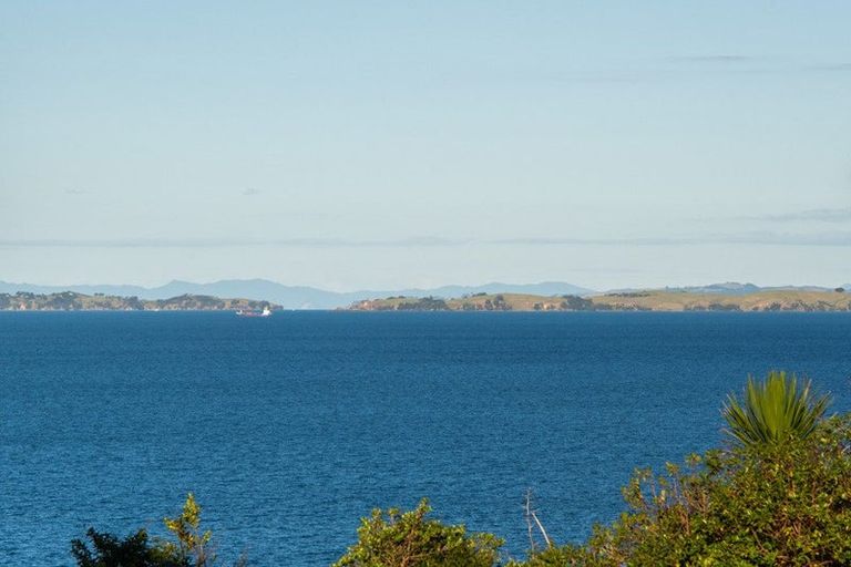 Photo of property in 131 Churchill Road, Rothesay Bay, Auckland, 0630