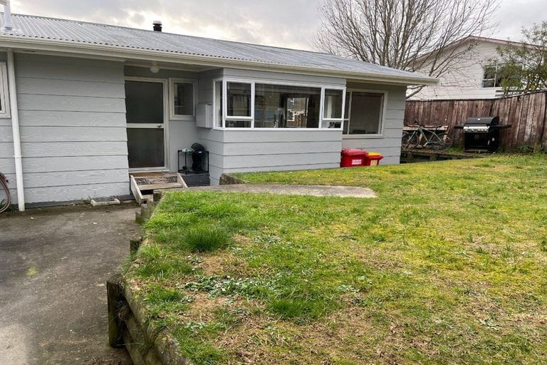 Photo of property in 13 Oaklands Grove, Clouston Park, Upper Hutt, 5018