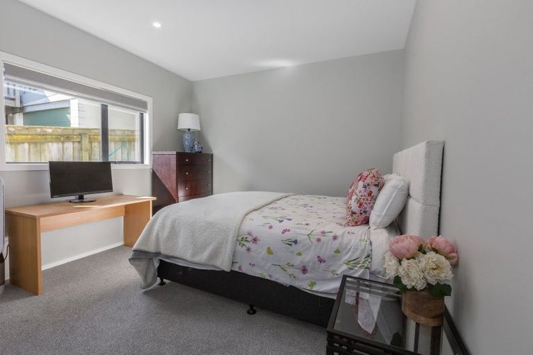 Photo of property in 35 The Esplanade, Raumati South, Paraparaumu, 5032