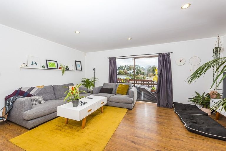 Photo of property in 47a Rehia Road, Massey, Auckland, 0614