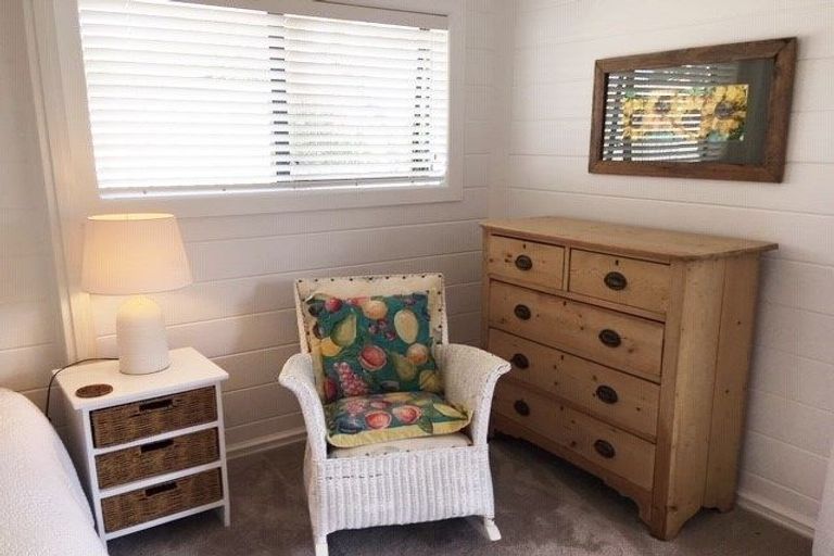 Photo of property in 174 Lakeside Drive, Orewa, 0931