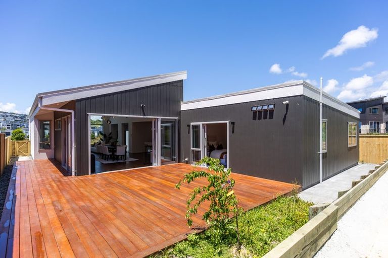 Photo of property in 46 Streamview Way, Long Bay, 0792