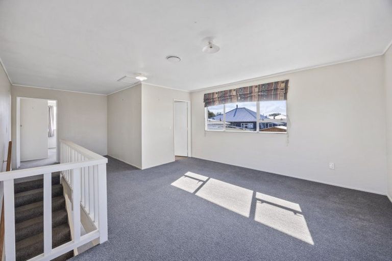 Photo of property in 4 Guernsey Place, Fitzherbert, Palmerston North, 4410