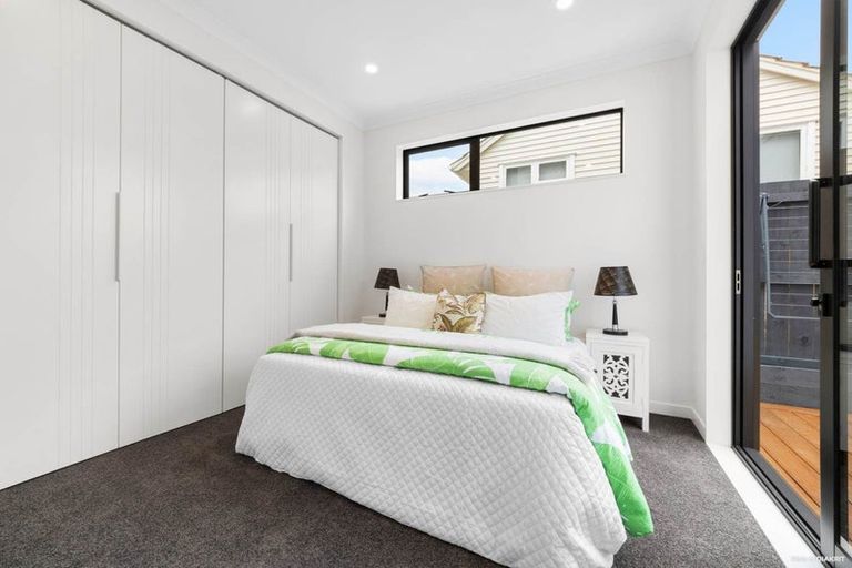 Photo of property in 5/31 Hill Crescent, New Lynn, Auckland, 0600