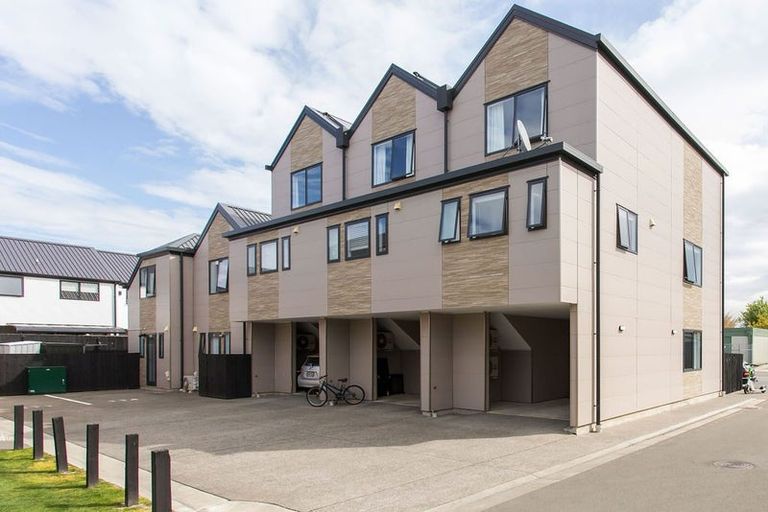 Photo of property in 2/116 Stanmore Road, Linwood, Christchurch, 8011