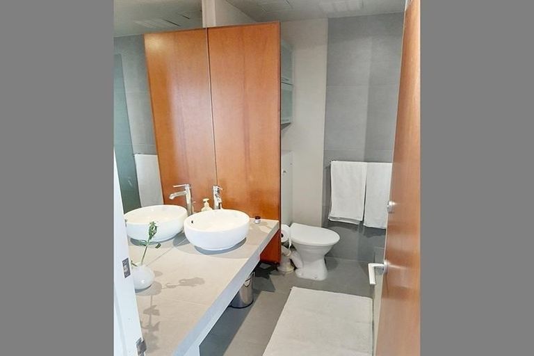 Photo of property in 45 Stanley Point Road, Stanley Point, Auckland, 0624