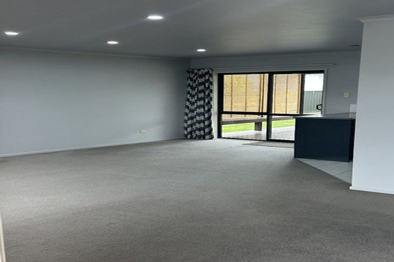 Photo of property in 23 Delta Mews Place, Clive, 4102