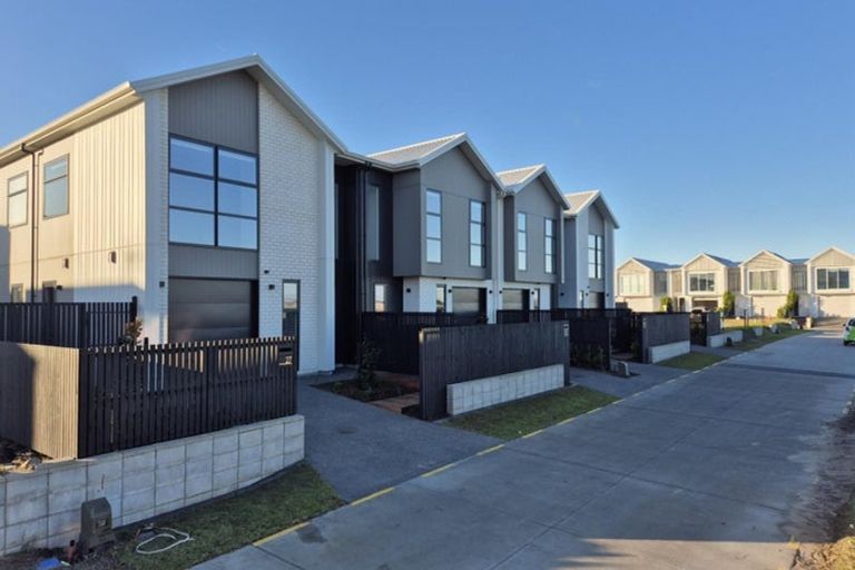 Photo of property in 27 Atutahi Lane, Papamoa, 3118
