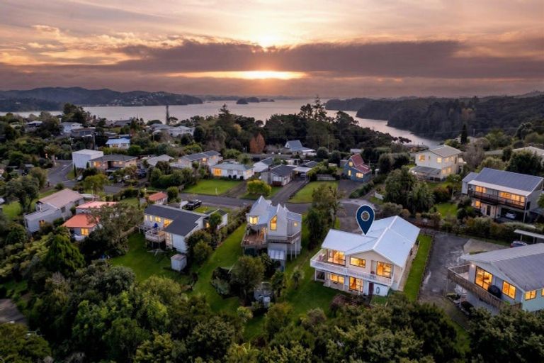 Photo of property in 28 Tirairaka Terrace, Okiato, Russell, 0272