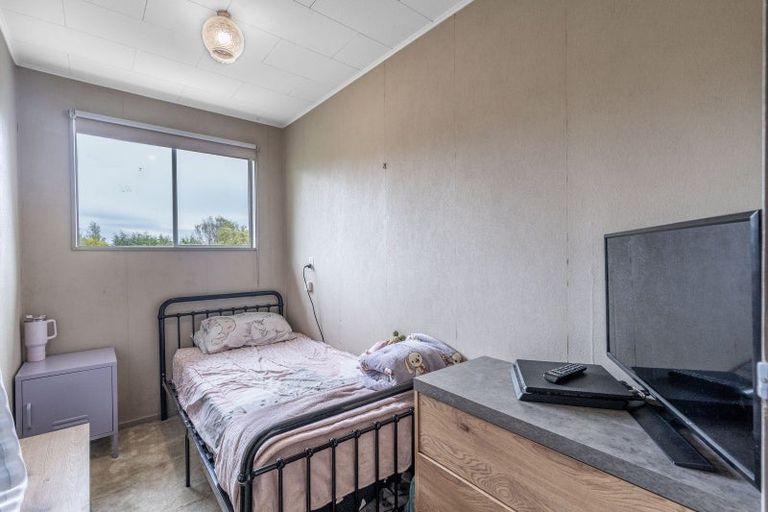 Photo of property in 15 Grant Road, Otatara, Invercargill, 9879