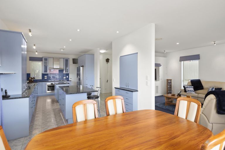 Photo of property in 8a Daytona Road, Henderson, Auckland, 0610