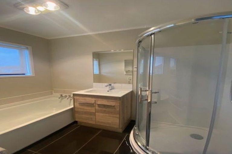 Photo of property in 2/2 Casuarina Road, Half Moon Bay, Auckland, 2012