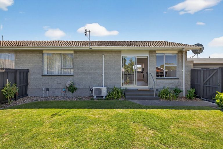 Photo of property in 2/21 Cob Crescent, Woolston, Christchurch, 8062