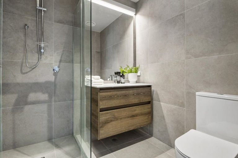 Photo of property in 9a Windlass Street, Long Bay, Auckland, 0630