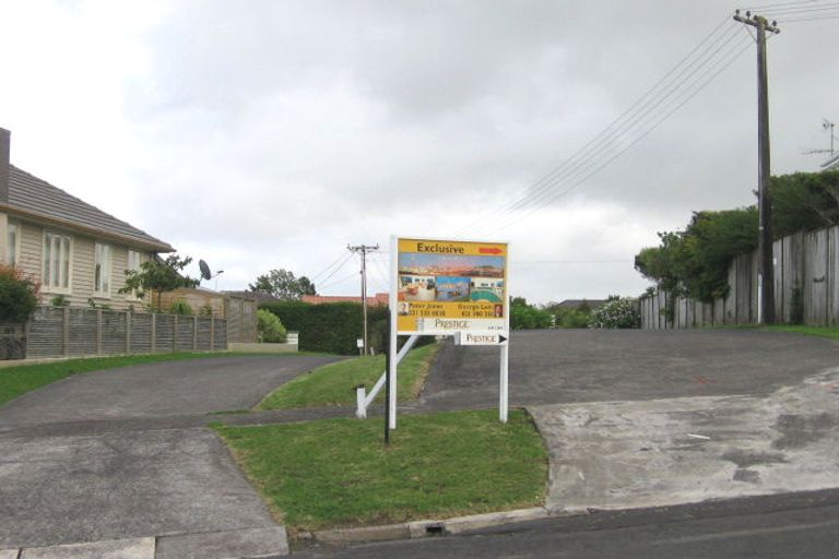 Photo of property in 9 Colonial Road, Chatswood, Auckland, 0626