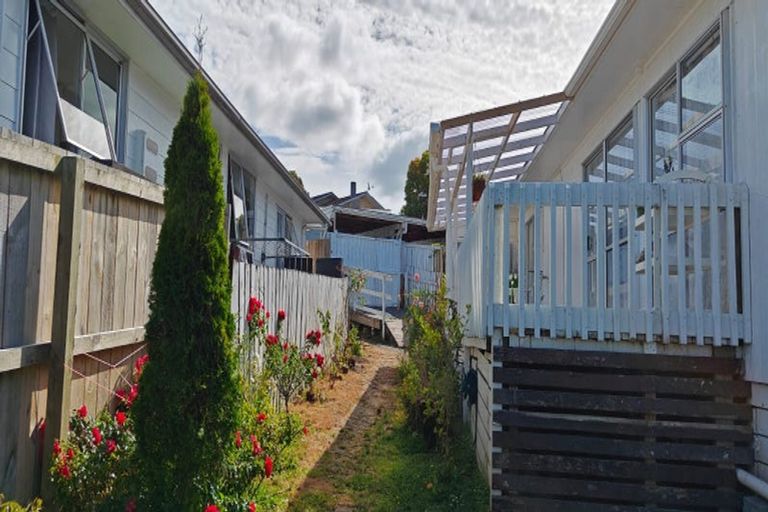 Photo of property in 24a/2 Waimumu Road, Massey, Auckland, 0614