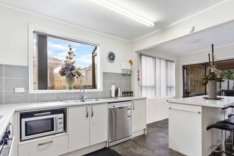 Photo of property in 53 Terra Nova Street, Glen Eden, Auckland, 0602