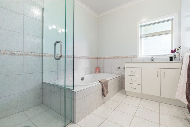 Photo of property in 143c Ingram Road, Bombay, Drury, 2579