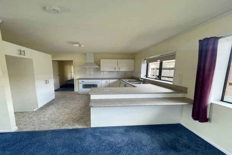 Photo of property in 15b Roberts Road, Te Atatu South, Auckland, 0610