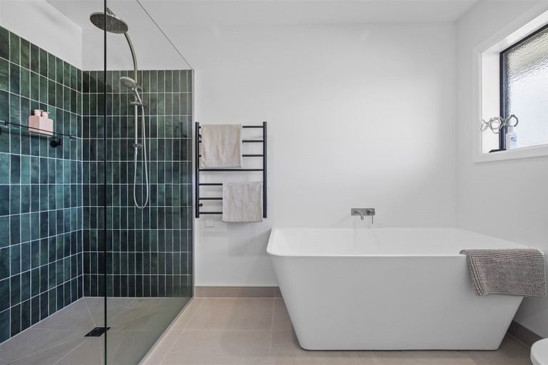 Photo of property in 38 Paterson Avenue West, Pukekohe, 2120