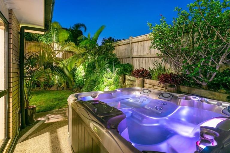 Photo of property in 57 Laurel Oak Drive, Schnapper Rock, Auckland, 0632