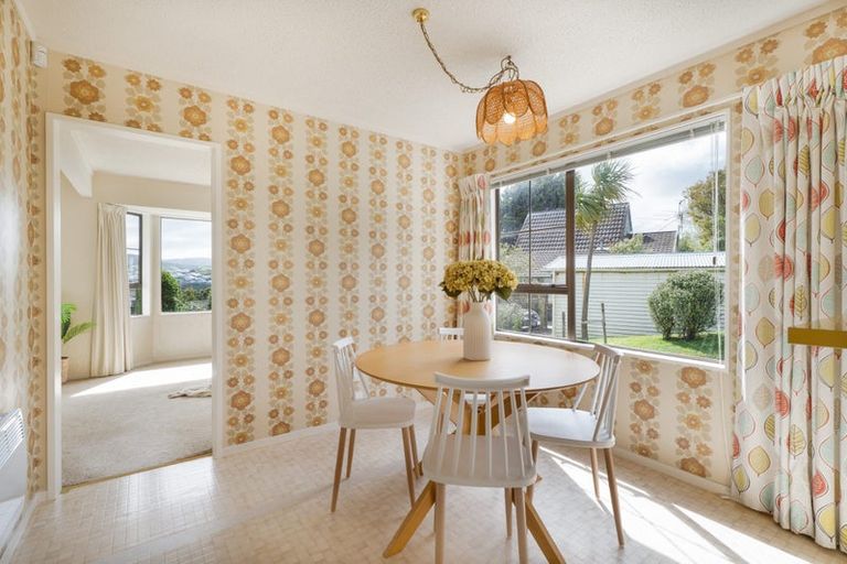 Photo of property in 33 Abilene Crescent, Churton Park, Wellington, 6037