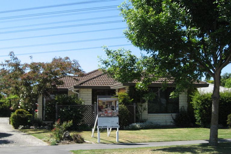 Photo of property in 1/125 Hawthornden Road, Avonhead, Christchurch, 8042