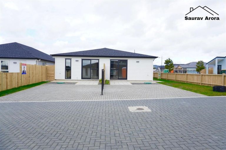 Photo of property in 13 Noia Way, Karaka, 2113