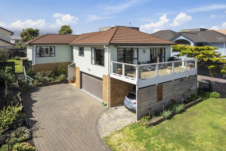 Photo of property in 7 Major Durie Place, Waikanae Beach, Waikanae, 5036