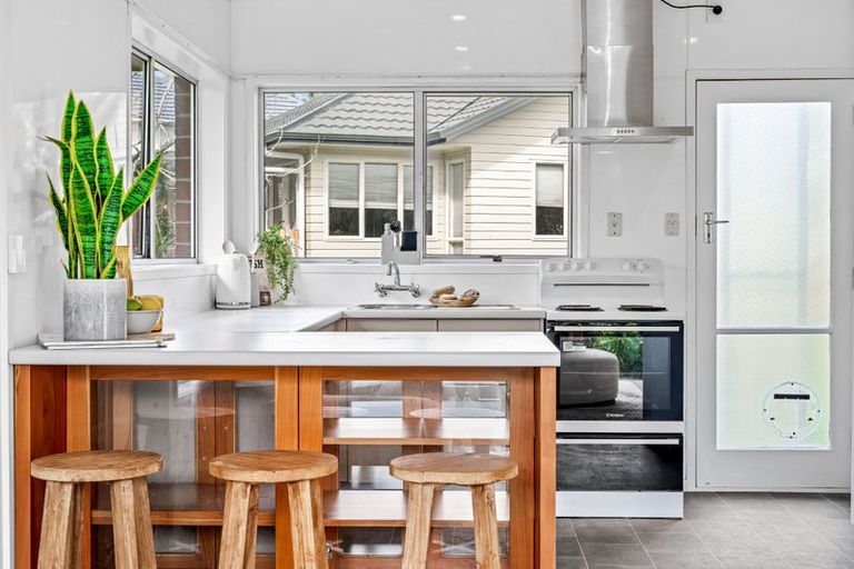 Photo of property in 2/19 Bentley Avenue, Glenfield, Auckland, 0629