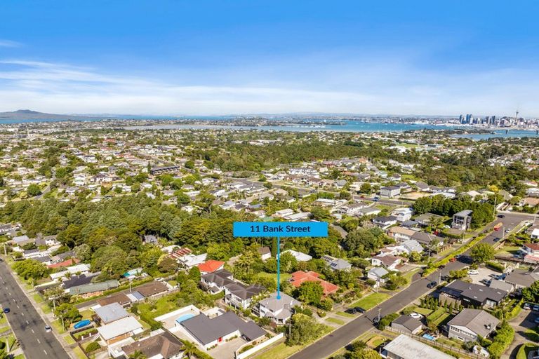 Photo of property in 11 Bank Street, Hillcrest, Auckland, 0627