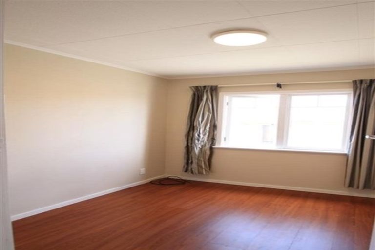 Photo of property in 678 East Coast Road, Pinehill, Auckland, 0630