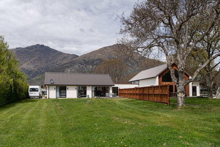 Photo of property in 13&13a Quarry Place, Lake Hayes, Queenstown, 9304