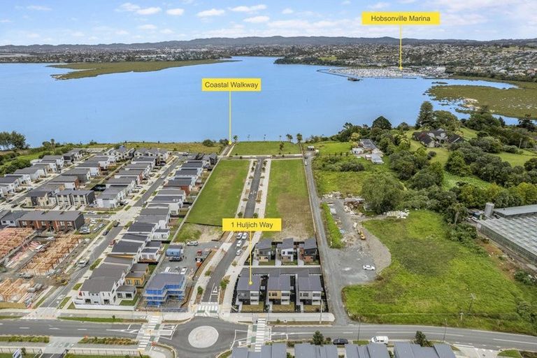Photo of property in 1 Huljich Way, Hobsonville, Auckland, 0616