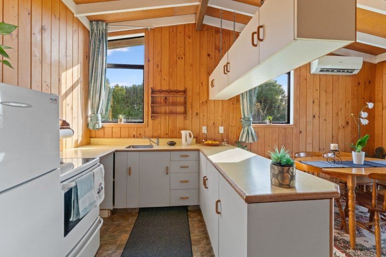 Photo of property in 17 Te Rauparaha Street, Otaki, 5512