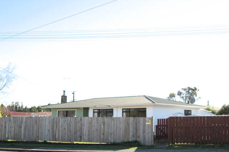 Photo of property in 18 Montgomery Street, Waipukurau, 4200