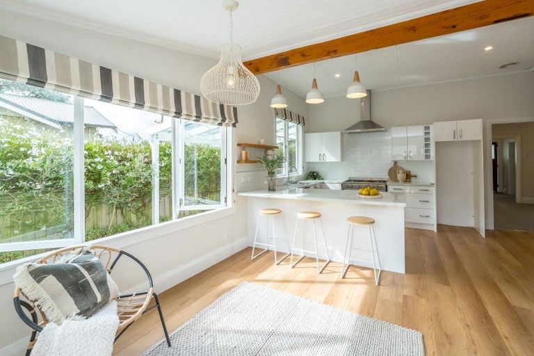 Photo of property in 35 Cambridge Terrace, Masterton, 5810