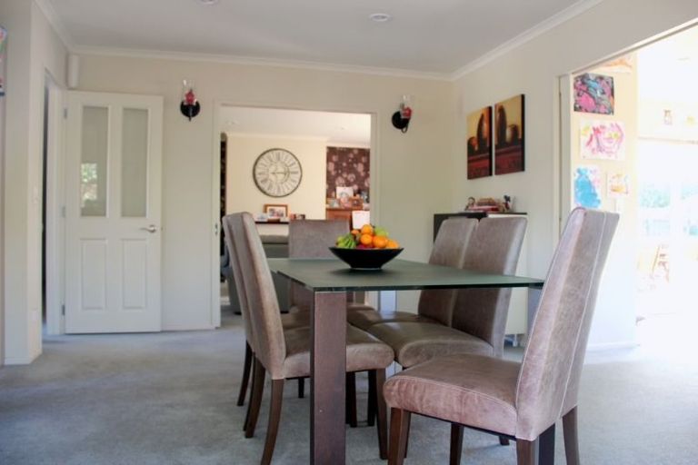 Photo of property in 11 Cascade Way, Paraparaumu, 5032