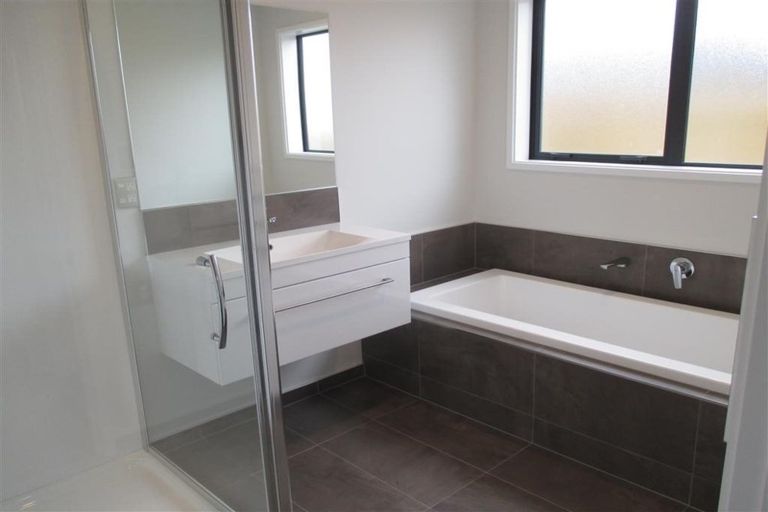 Photo of property in 10 Luxembourg Crescent, Halswell, Christchurch, 8025