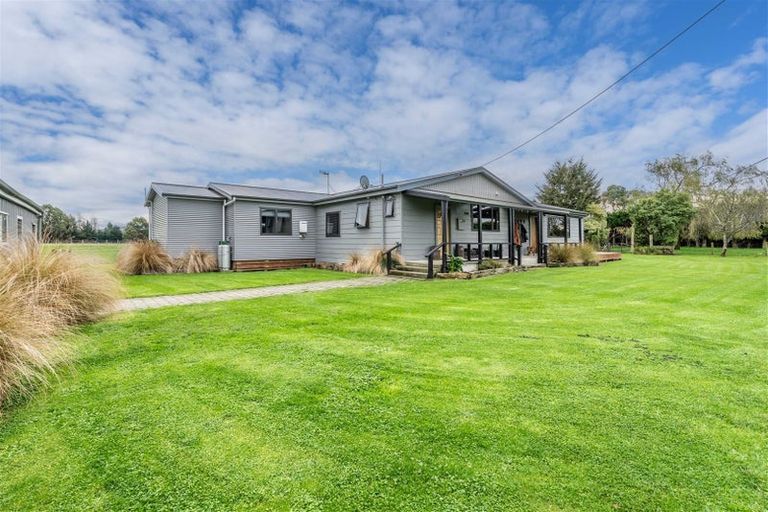 Photo of property in 327 Egerton Road, Winton, 9782
