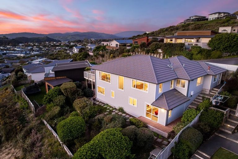 Photo of property in 8 Bluejacket Place, Whitby, Porirua, 5024