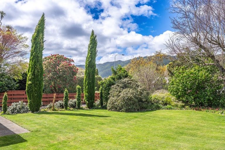 Photo of property in 17 Rata Street, Waikanae, 5036