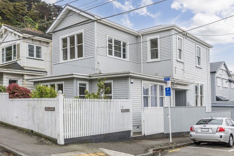 Photo of property in 10 Park Street, Thorndon, Wellington, 6011