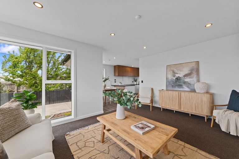 Photo of property in 17 Roberts Road, Hei Hei, Christchurch, 8042