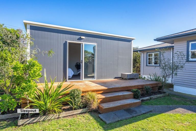 Photo of property in 16 Lemon Street, Otaki, 5512