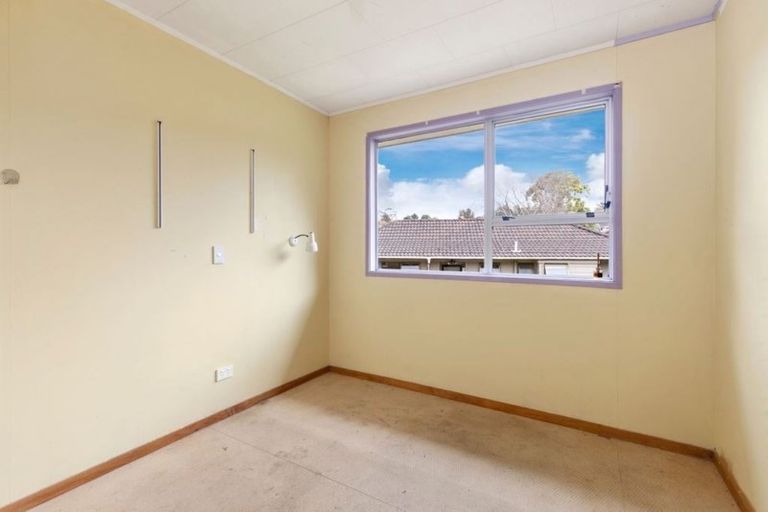 Photo of property in 5 Topliss Drive, Northcross, Auckland, 0632