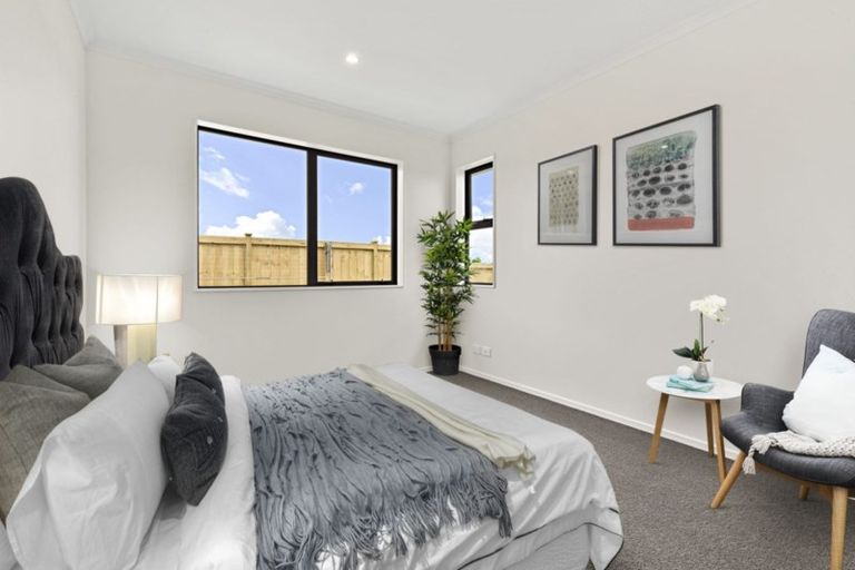 Photo of property in 31 Kukuwai Avenue, Red Beach, 0932