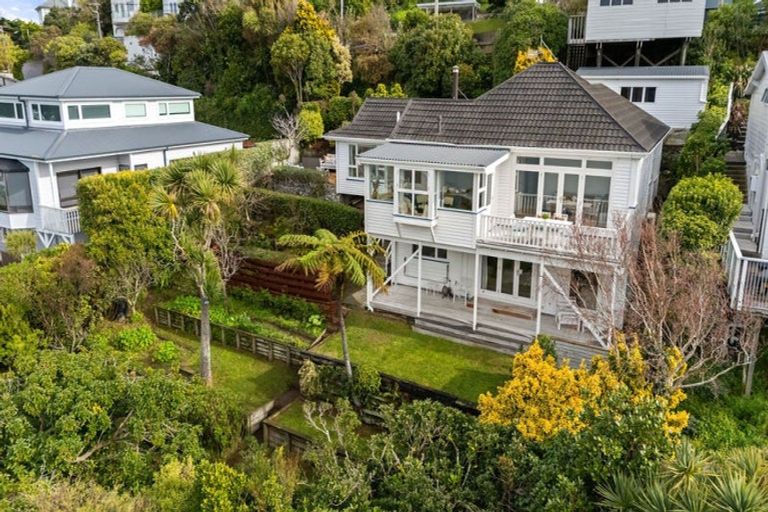 Photo of property in 66 Seatoun Heights Road, Seatoun, Wellington, 6022